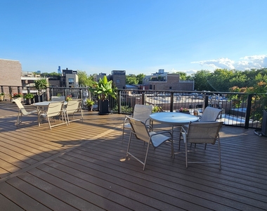 2250 N Lincoln Avenue - Photo Thumbnail 12