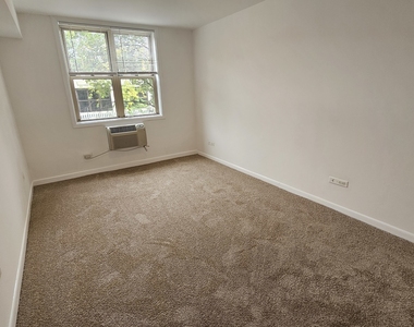 2250 N Lincoln Avenue - Photo Thumbnail 8