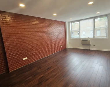 2250 N Lincoln Avenue - Photo Thumbnail 4