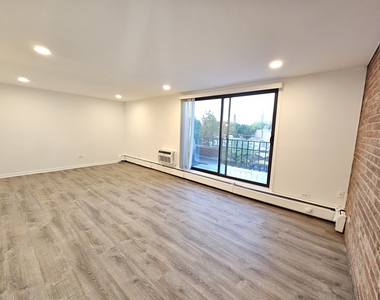 2250 N Lincoln Avenue - Photo Thumbnail 5