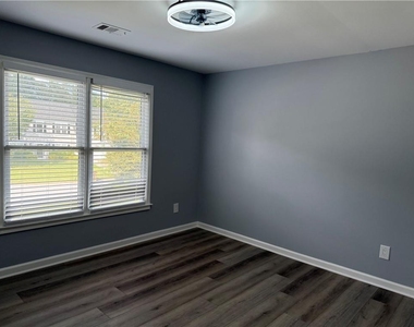 11295 Findley Chase Court - Photo Thumbnail 8