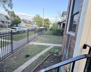 223 W 106th Street - Photo Thumbnail 2