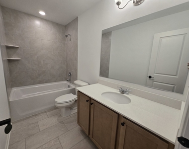 4509 Chelsea Manor Circle - Photo Thumbnail 14