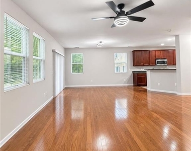 5557 Sable Way - Photo Thumbnail 4
