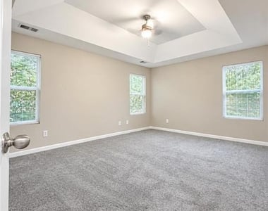 5557 Sable Way - Photo Thumbnail 14
