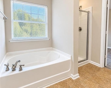 5557 Sable Way - Photo Thumbnail 16