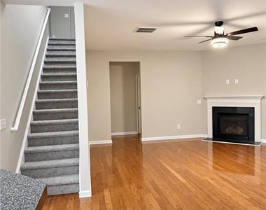 5557 Sable Way - Photo Thumbnail 10