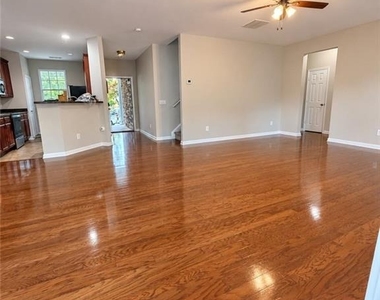 5557 Sable Way - Photo Thumbnail 7