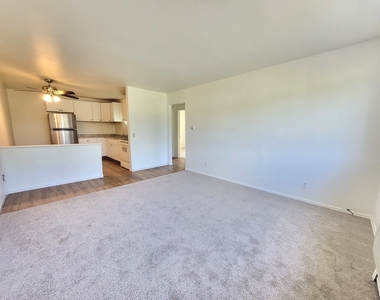 205 Marian Parkway - Photo Thumbnail 2