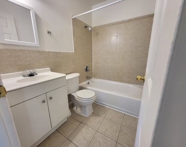 205 Marian Parkway - Photo Thumbnail 8