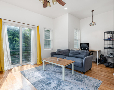 4850 S Champlain Avenue - Photo Thumbnail 3