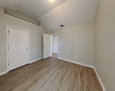7010 Mahogany Drive - Photo Thumbnail 10
