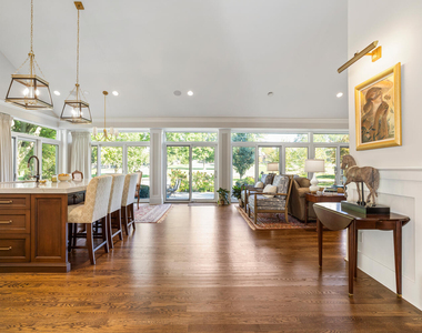 7 Greencroft Drive - Photo Thumbnail 5