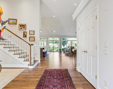 7 Greencroft Drive - Photo Thumbnail 3