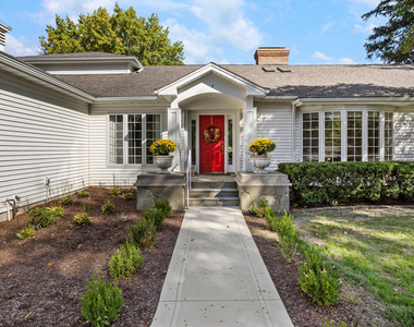 7 Greencroft Drive - Photo Thumbnail 2