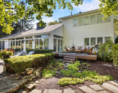 7 Greencroft Drive - Photo Thumbnail 31