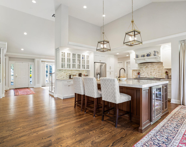 7 Greencroft Drive - Photo Thumbnail 12