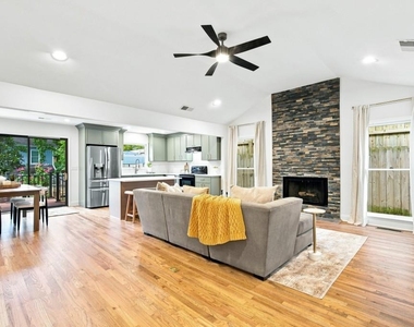 1113 Capital Club Circle Ne - Photo Thumbnail 3
