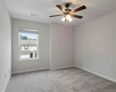 1251 Rockfield Circle - Photo Thumbnail 5