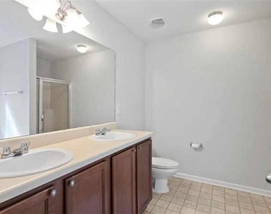 1251 Rockfield Circle - Photo Thumbnail 8