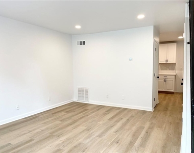 359 Mimosa Drive - Photo Thumbnail 3