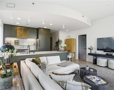 905 Juniper Street Ne - Photo Thumbnail 14