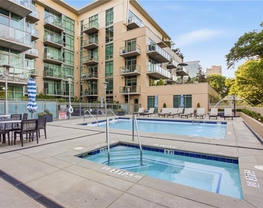 905 Juniper Street Ne - Photo Thumbnail 38
