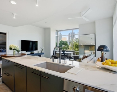 905 Juniper Street Ne - Photo Thumbnail 8