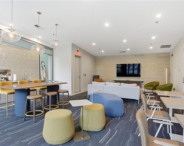 905 Juniper Street Ne - Photo Thumbnail 43