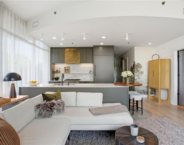 905 Juniper Street Ne - Photo Thumbnail 12