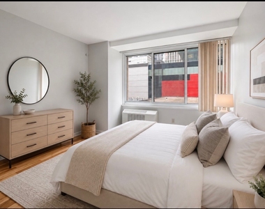 211 E Ohio Street - Photo Thumbnail 2