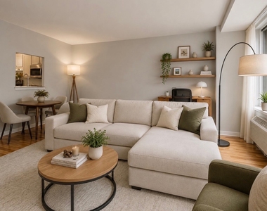 211 E Ohio Street - Photo Thumbnail 3