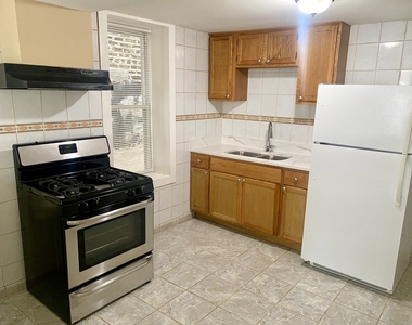 829 W 33rd Street - Photo Thumbnail 3