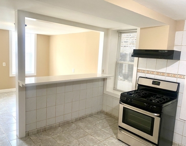 829 W 33rd Street - Photo Thumbnail 6