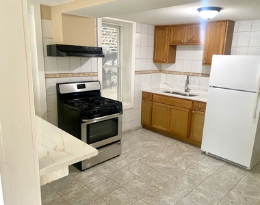 829 W 33rd Street - Photo Thumbnail 4