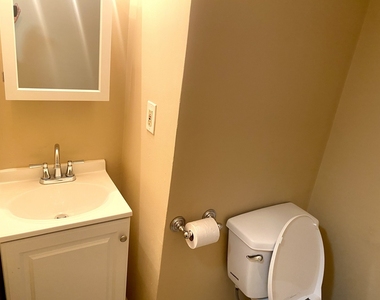 829 W 33rd Street - Photo Thumbnail 7