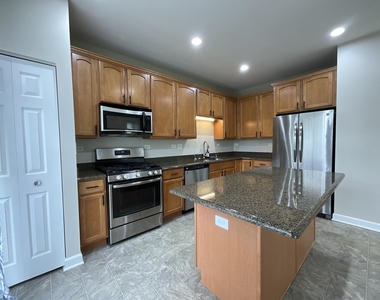 2835 Cattail Court - Photo Thumbnail 14