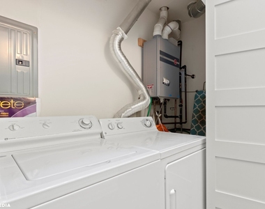 353 W Chicago Avenue - Photo Thumbnail 14