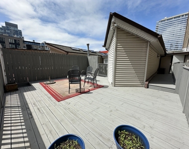 353 W Chicago Avenue - Photo Thumbnail 15