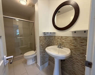 353 W Chicago Avenue - Photo Thumbnail 10
