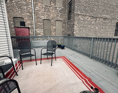 353 W Chicago Avenue - Photo Thumbnail 16