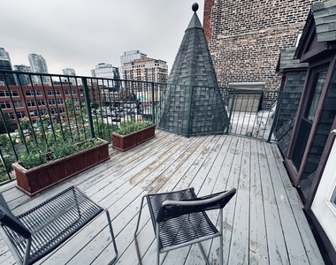 353 W Chicago Avenue - Photo Thumbnail 17