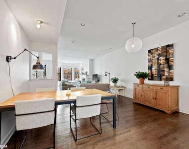 353 W Chicago Avenue - Photo Thumbnail 5