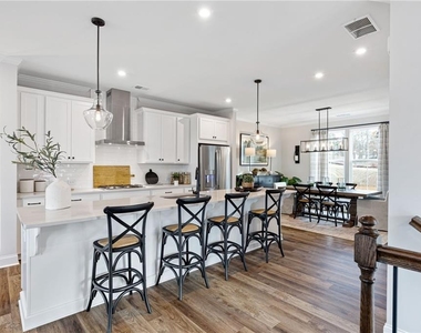 605 Tiller Way - Photo Thumbnail 17