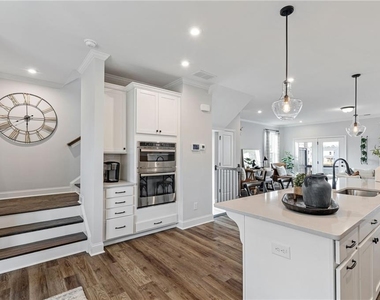605 Tiller Way - Photo Thumbnail 16