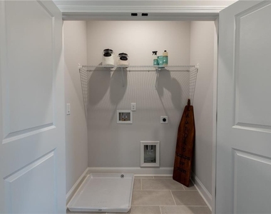 605 Tiller Way - Photo Thumbnail 12