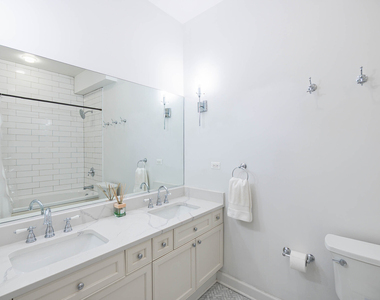 926 W Barry Avenue - Photo Thumbnail 10