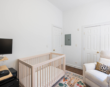 926 W Barry Avenue - Photo Thumbnail 9
