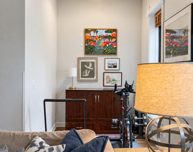 926 W Barry Avenue - Photo Thumbnail 6