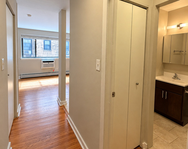 3610 N Pine Grove Avenue - Photo Thumbnail 8